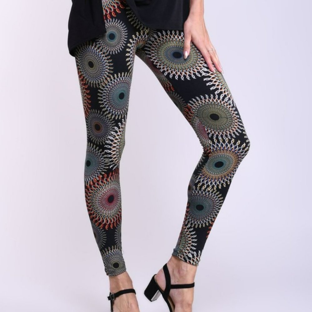 BLACK & Green Geometric Leggings